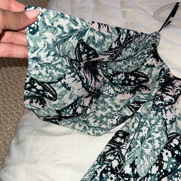 Bebe off the shoulder top - Picture 4 of 5